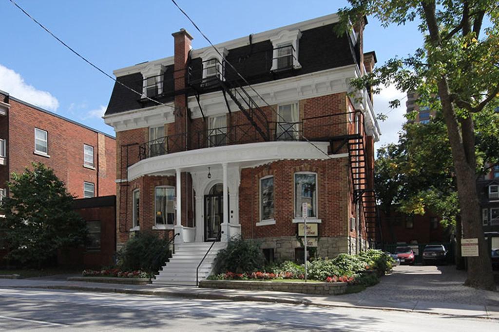 أوتاوا Albert House Inn المظهر الخارجي الصورة